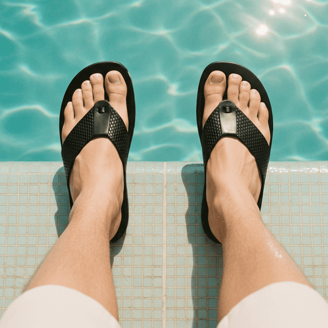 Chinelo Couro Colby Preto — detalhe 1, sandália masculina em couro Stock Sandals